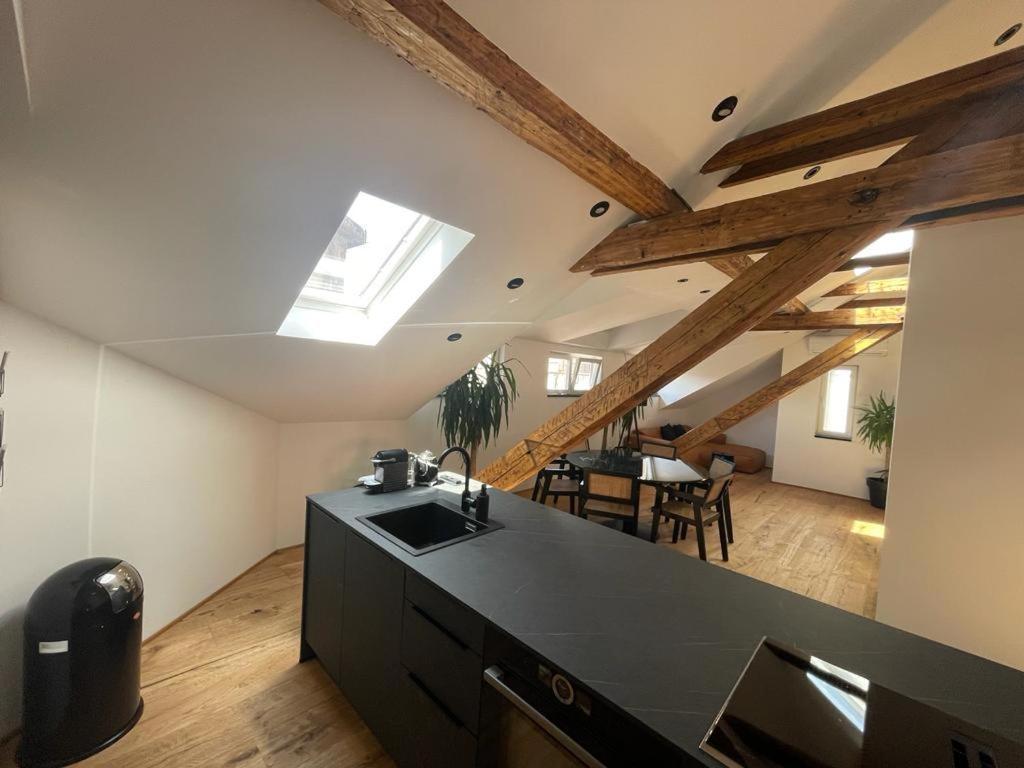 Split Rooftop Loft Exterior photo