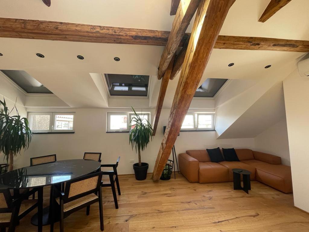 Split Rooftop Loft Exterior photo