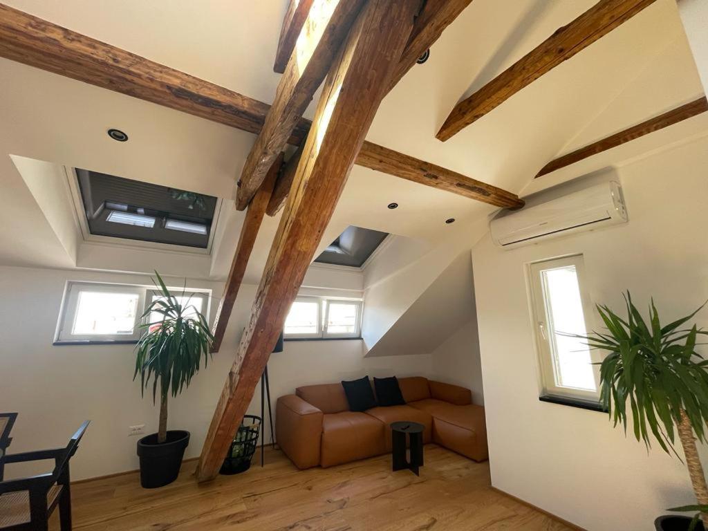 Split Rooftop Loft Exterior photo