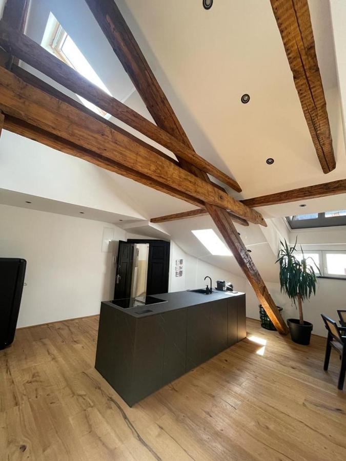 Split Rooftop Loft Exterior photo